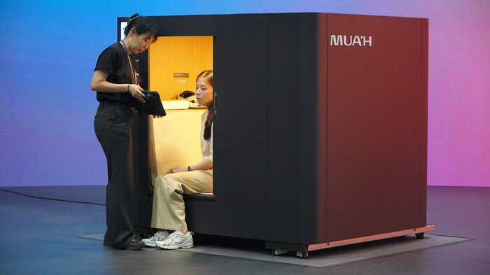 1평(3.3㎡) 규모의 폐쇄형 모듈로 설계된 'MUAH(무아홈)' 외관. 어떤 공간이든 30분 내 설치할 수 있는 플러그앤플레이 구조다. | 촬영 - 에이빙뉴스