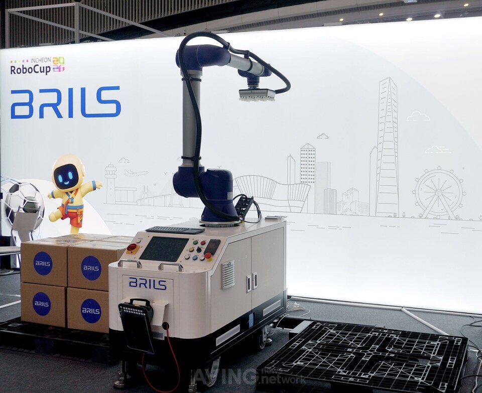 브릴스, ‘로보컵 2026 인천’서 AI 안전 관제 팔레타이징 솔루션 시연 관련 사진