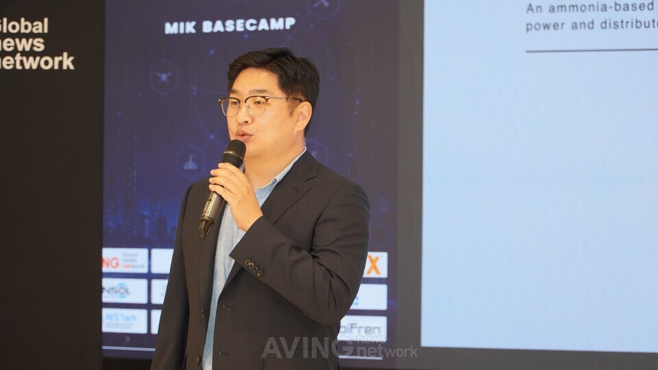 전재홍 AES Tech 대표가 컨퍼런스 현장에서 발표를 진행하고 있다.ㅣ 촬영-에이빙뉴스
