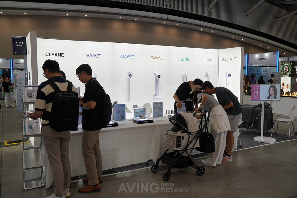 ‘2026 뷰티&헬스케어쇼’에 참가한 ㈜메딕콘(MEDICON) 부스 전경 모습. | 촬영-에이빙뉴스