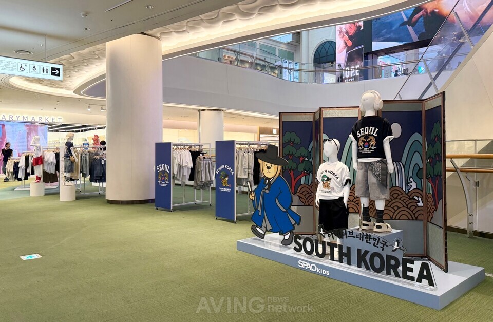 이랜드 관련 기사 사진 · 이랜드 스파오키즈, 잠실 롯데월드몰 팝업스토어 오픈... "자체 캐릭터 '쿠디' 콘텐츠 비롯해 팝업 기념 유아동 신상 공개"