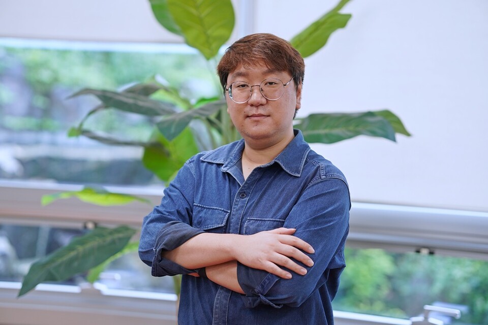 이득기 하마다랩스 CTO가 인터뷰 후 사진촬영에 응하고 있다. ㅣ 촬영-에이빙뉴스
