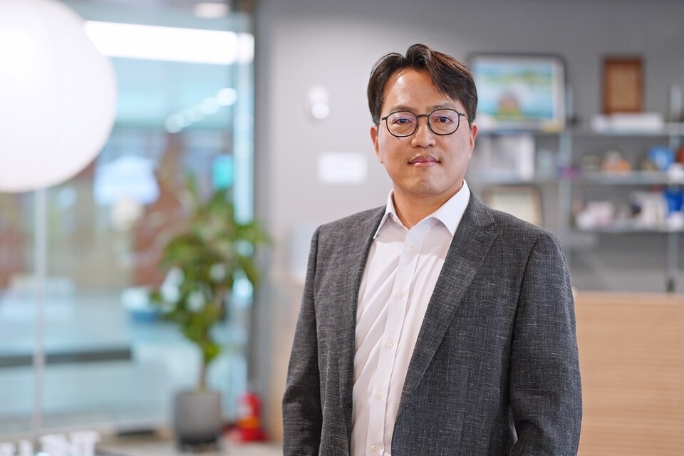 박대성 퓨처릭스 대표가  인터뷰 후 사진촬영에 응하고 있다. ㅣ 촬영-에이빙뉴스