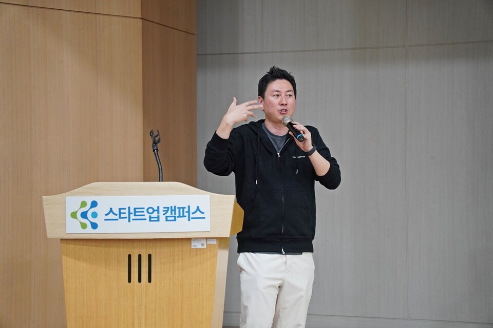 AI와 웨어러블이 바꾸는 미래 건강관리... 김준환 카카오헬스케어 부사장... - 뉴스 썸네일 이미지