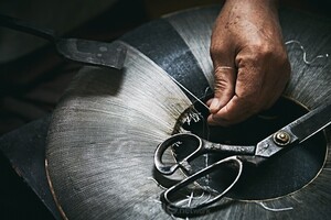 [칼럼] 머리 위의 법 '갓', 선비정신의 '올곧음'이 글로벌 아이콘…